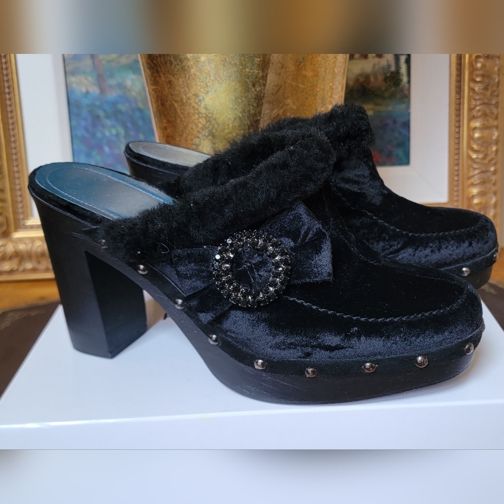 New Via Spiga Black Velvet High Heel Platform Clogs Mules Faux Fur Crystal 9 M